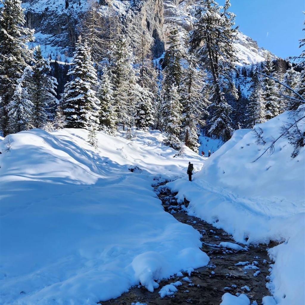 Schöner Winterwanderweg zur Auronzo-Hütte