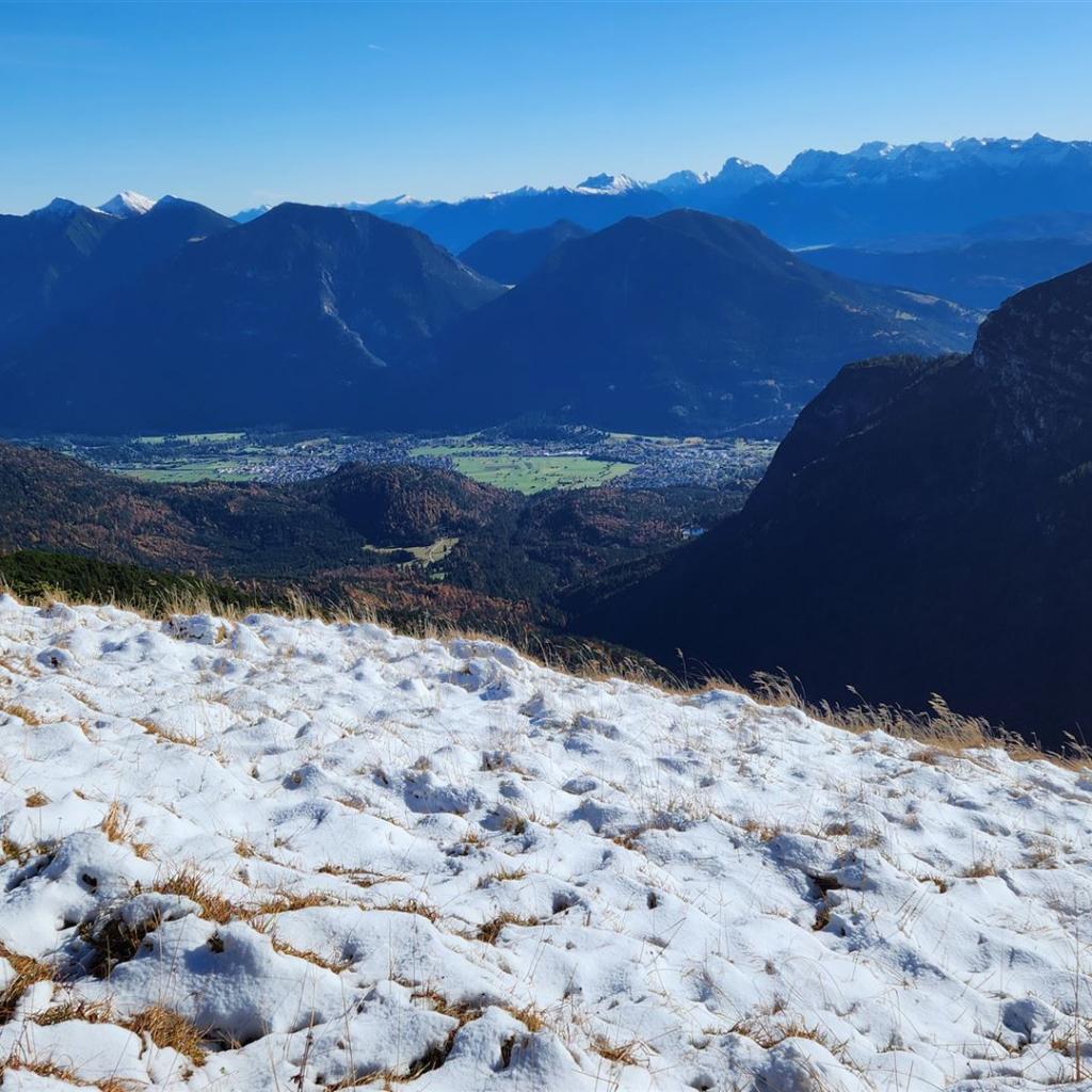 Blick vom Vorderen Felderkopf nach Partenkirchen
