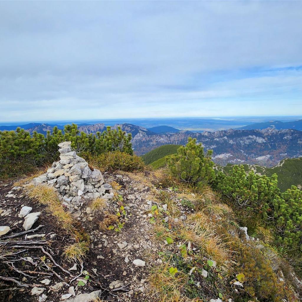 Kein offizieller Weg über den Grat nach Graswang