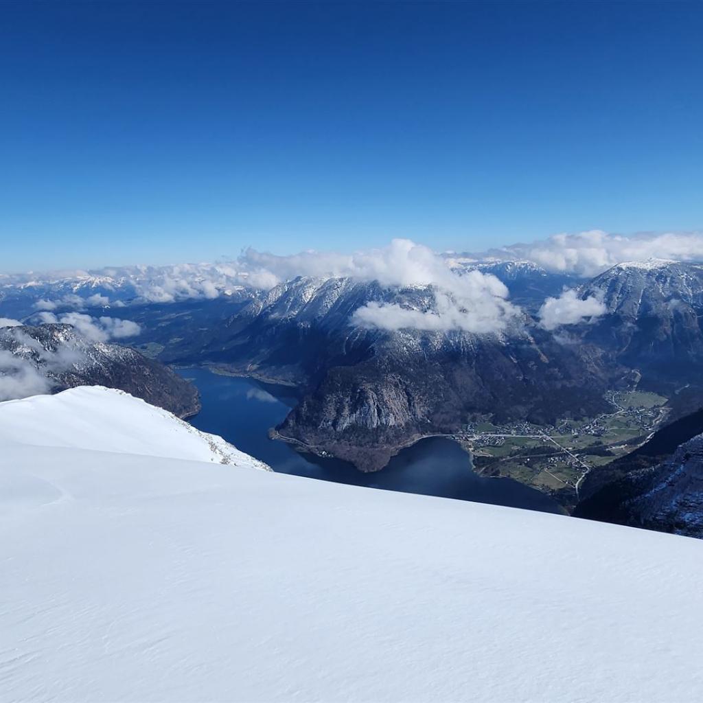 Blick vom Zwölferkogel auf den Hallstätter See
