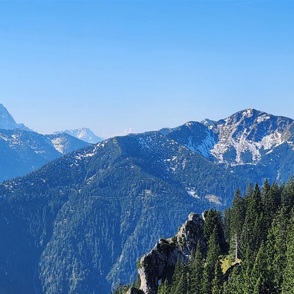 Blick zur Zugspitze und zur Notkarspitze
