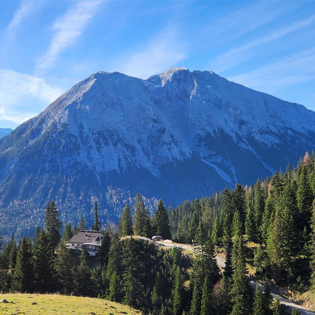 Wettersteinhütte und Hohe Munde