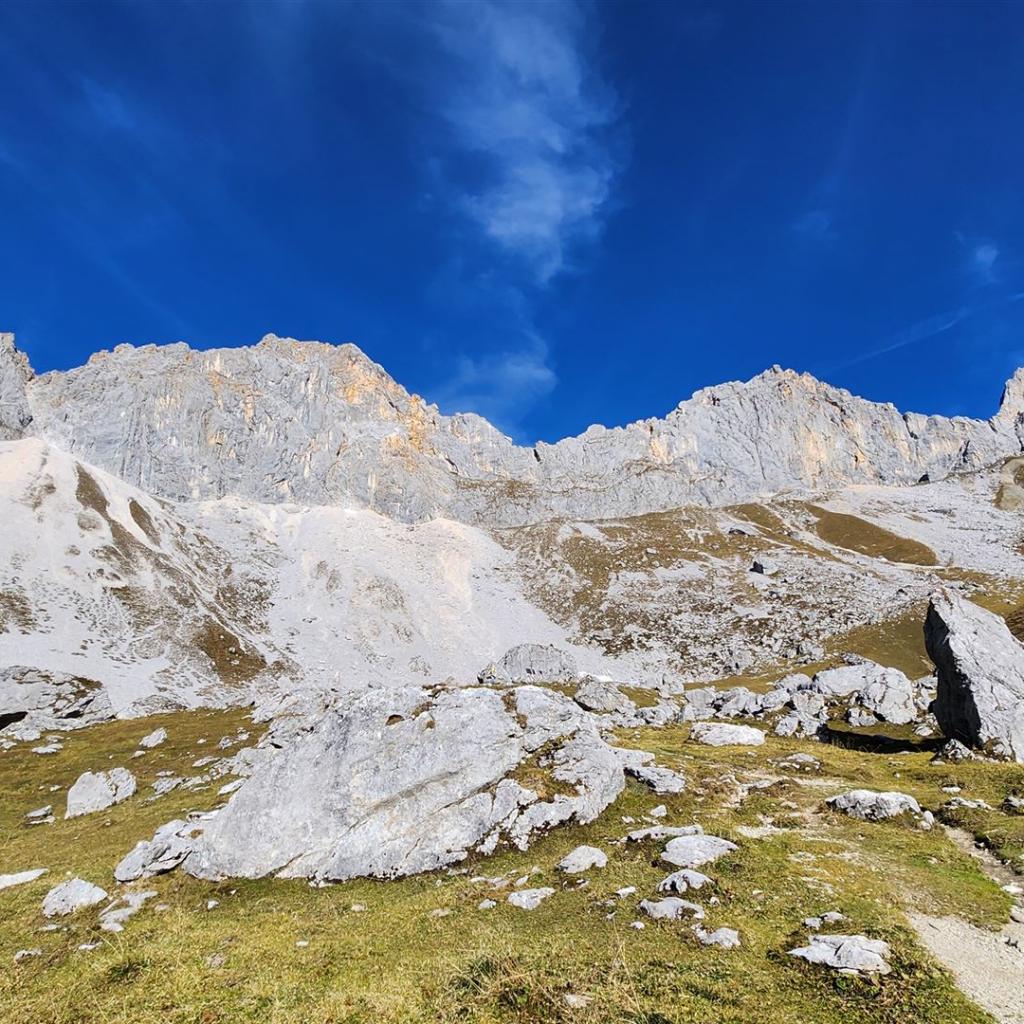 Felsenpanorama beim Aufstieg