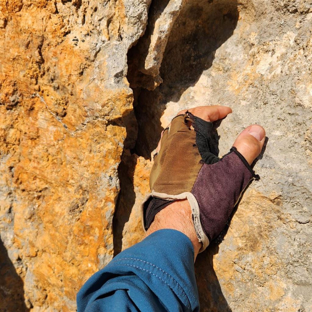 Die Hand an der Schüsselkarspitze