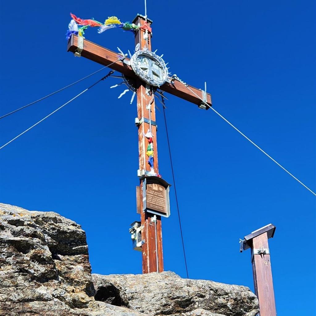 Schönes Habicht-Gipfelkreuz