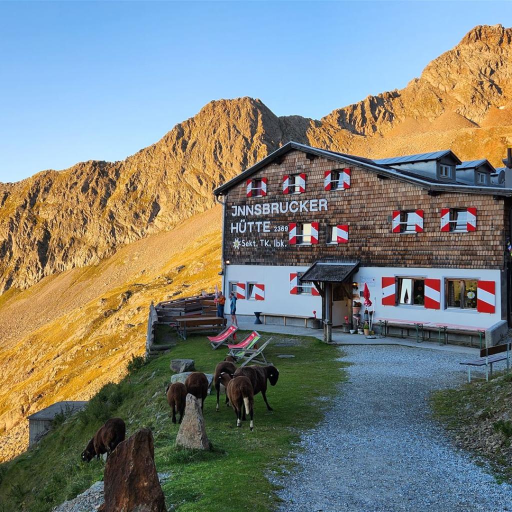 Morgensonne an der Innsbrucker Hütte