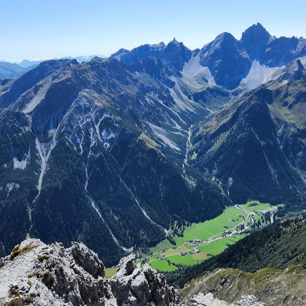 Tiefblick ins Gschnitztal