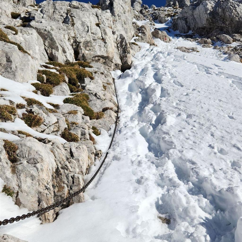 Sicherung noch über dem Schnee