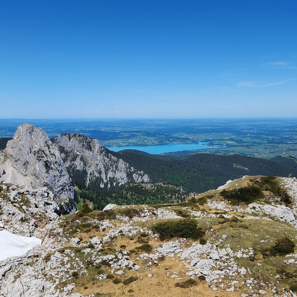 Erster Blick auf den Forggensee