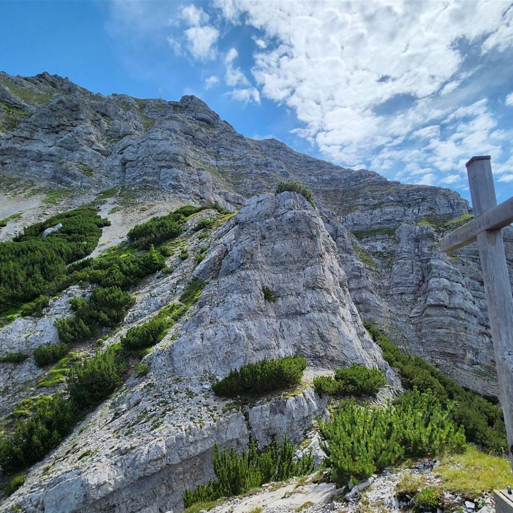 Zingerstein, dahinter die Kohlbergspitze