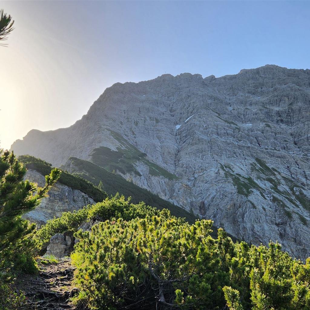 Die Gipfelwand der Kreuzspitze
