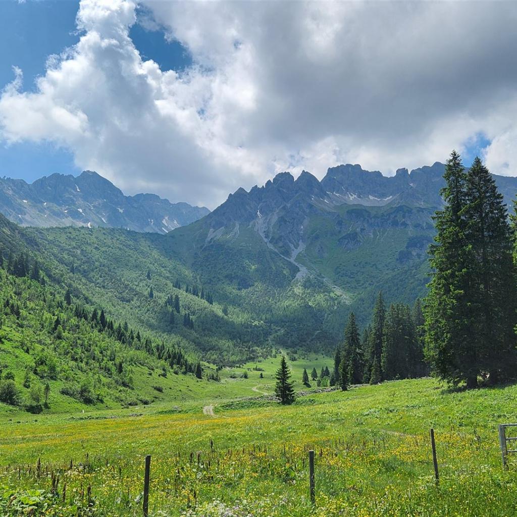 Die erste Stufe vor der Fiderepasshütte