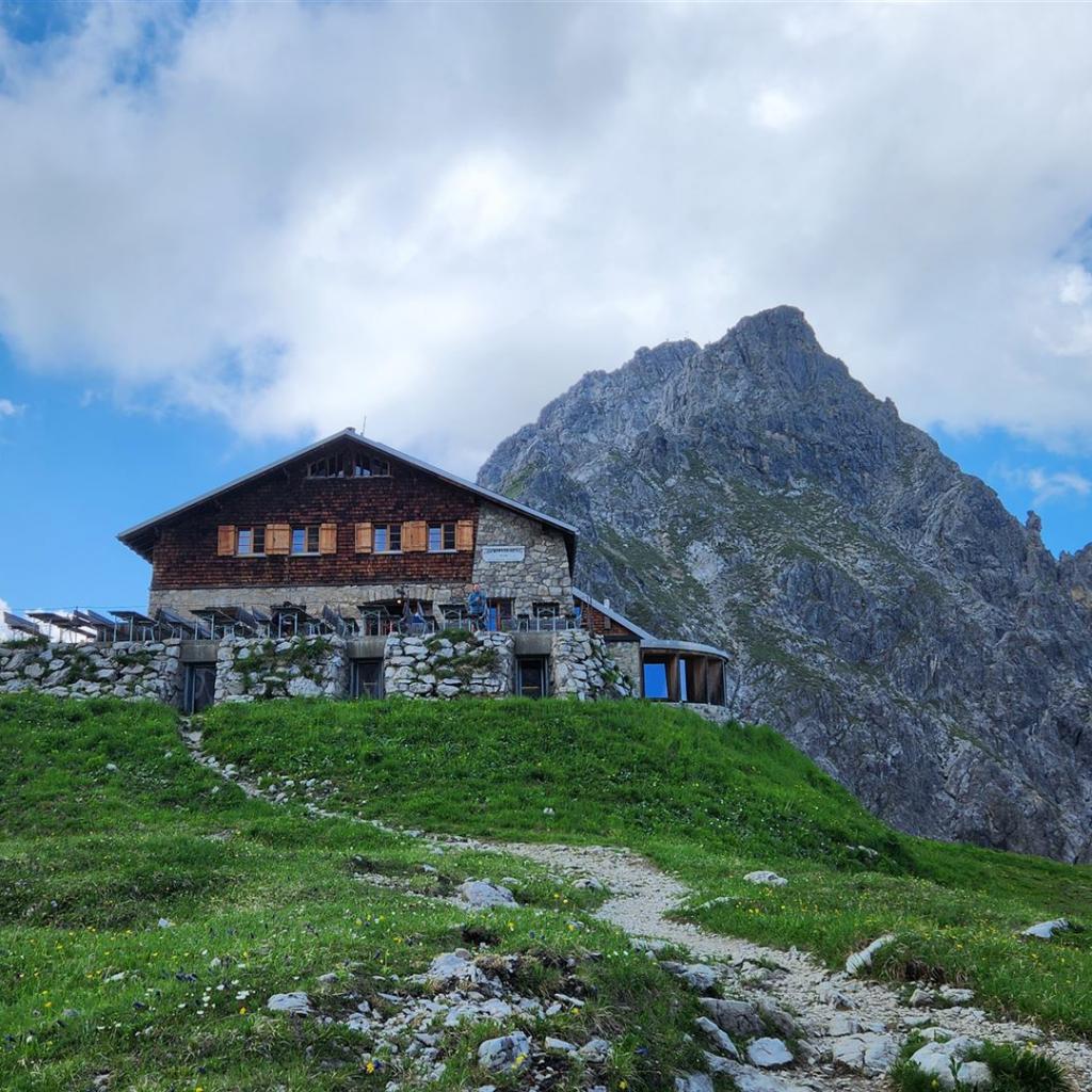 Fiderepasshütte mit Hammerspitze