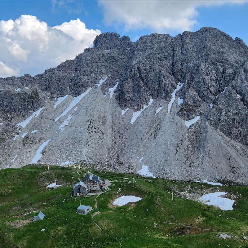 Blick auf die Fiderepasshütte