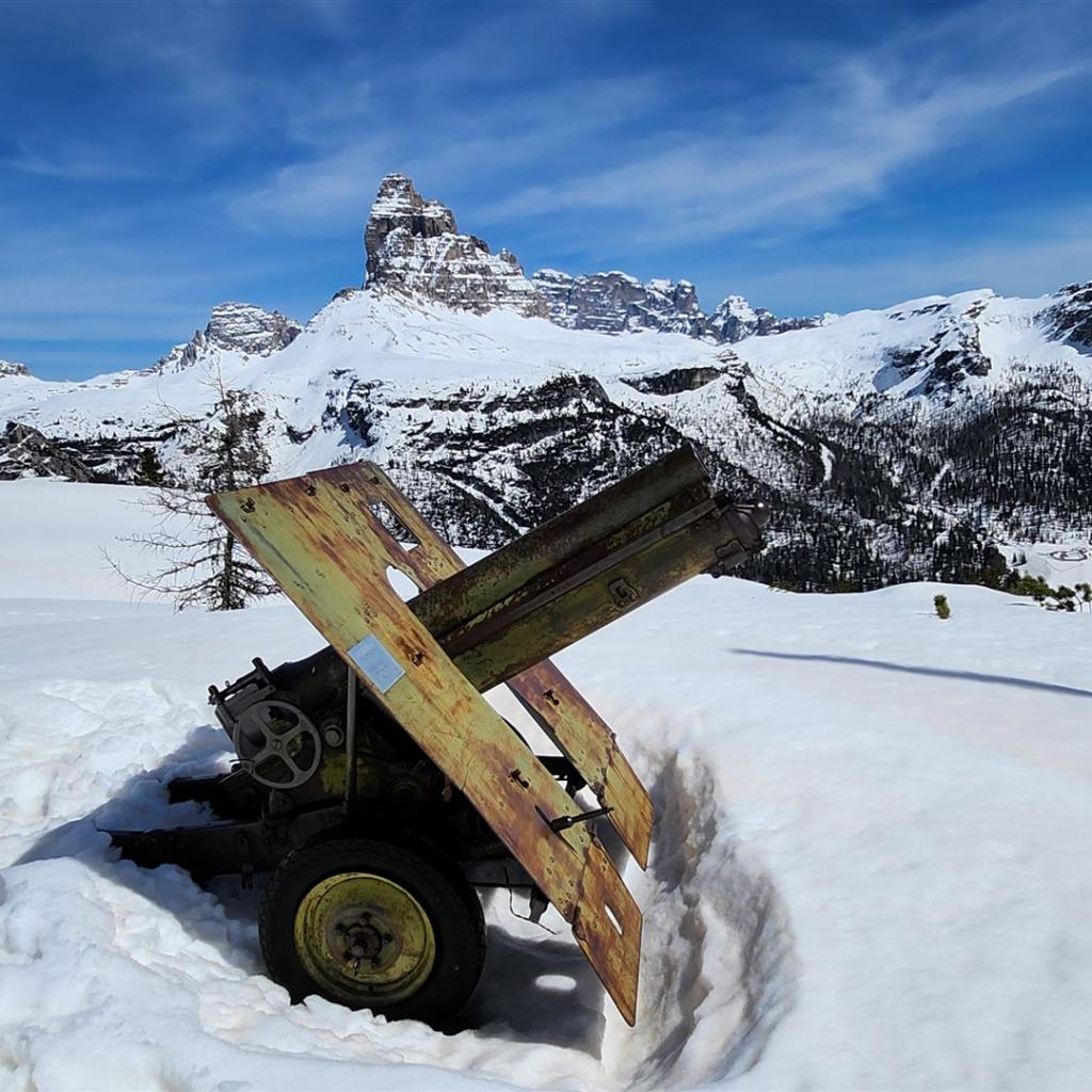 Geschütz aus dem 1. Weltkrieg am Rifugio Monte Piana