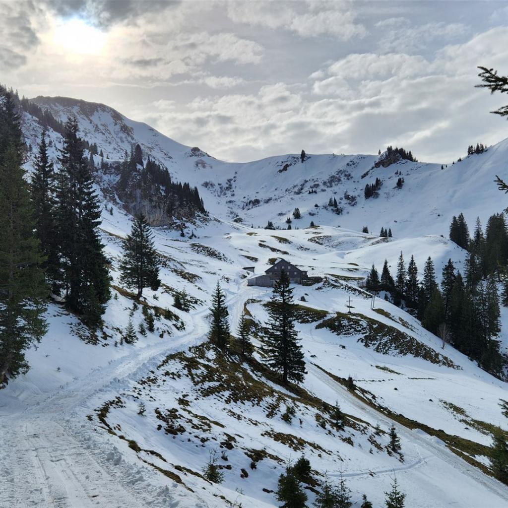 Talkessel mit Usseralpe