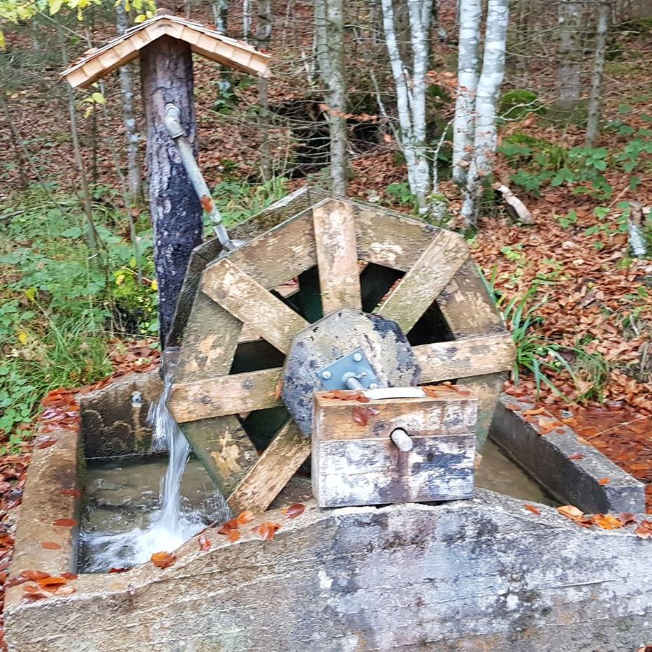 Wasserrad oberhalb der Reschbergwiesen