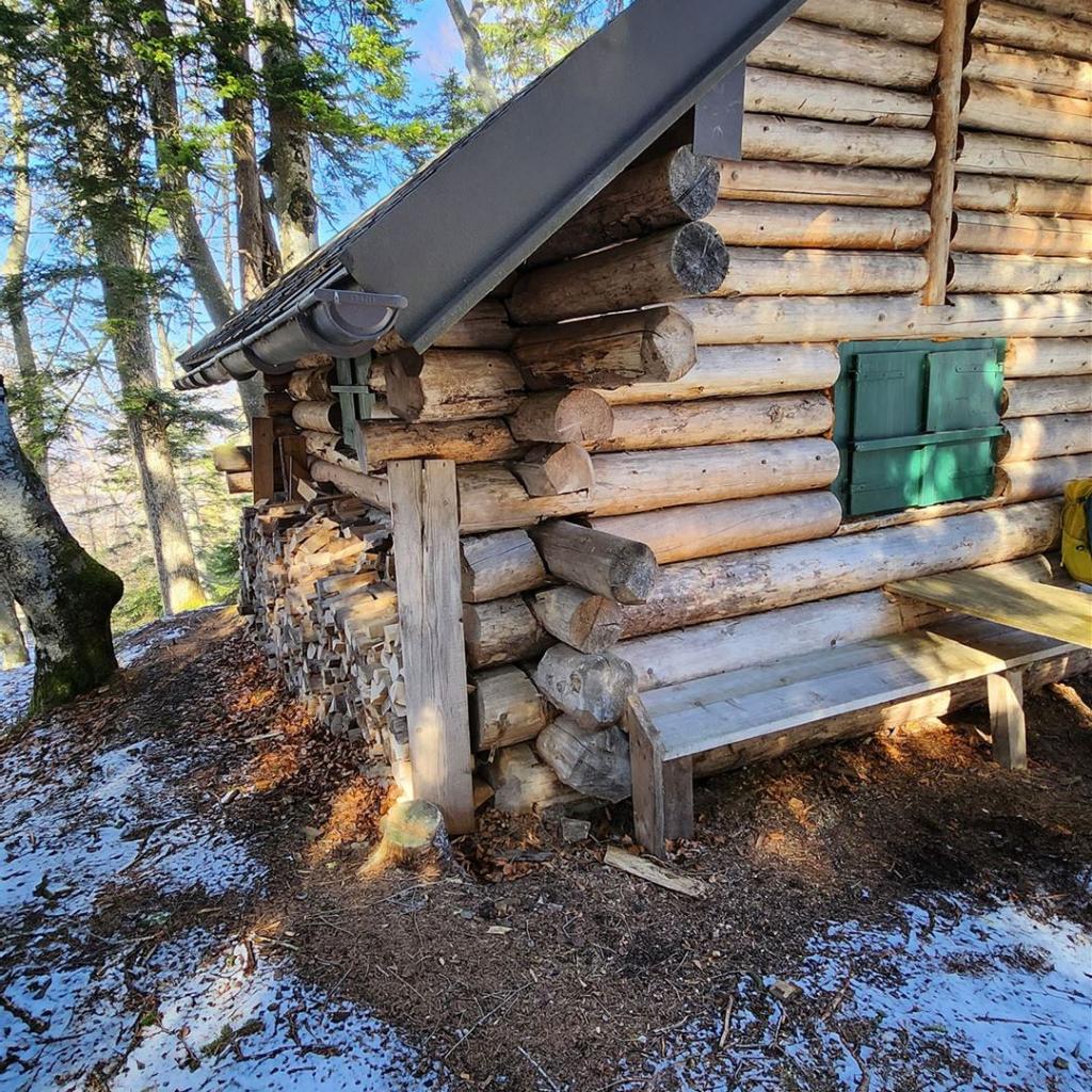 Schöne Holzhütte mit Kanada-Flair