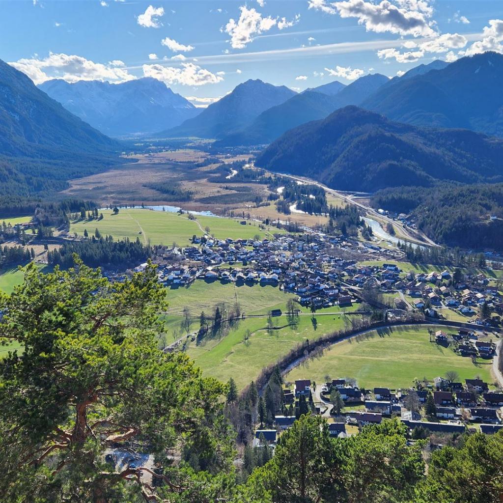 Loisachtal mit Ettaler Mandl