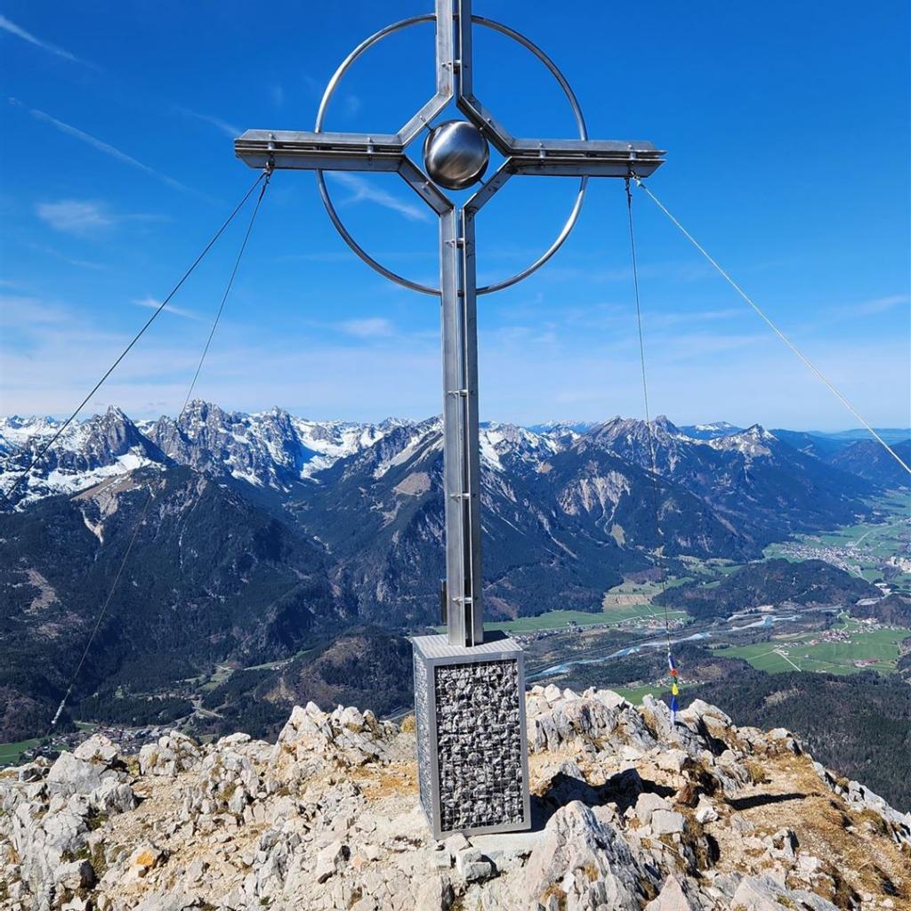 Wunderschönes Gipfelkreuz des Säulings