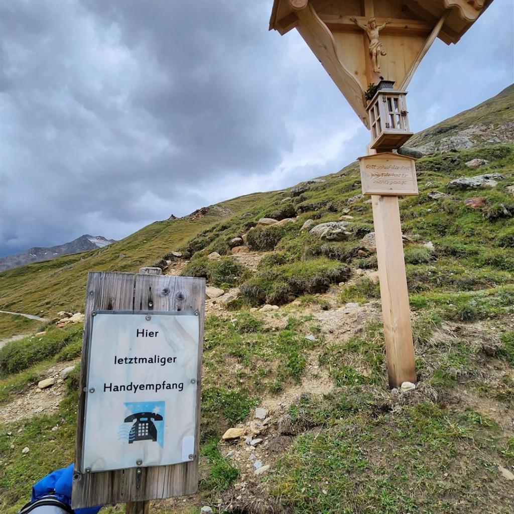 Kurz vor der Martin-Busch-Hütte ist Schluss mit online