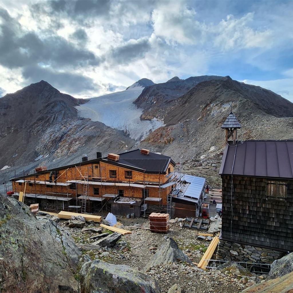 Similaunhütte mit Similaun