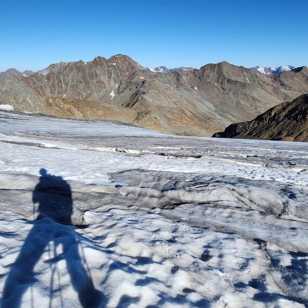 Blick zurück über den Niederjoch-Ferner