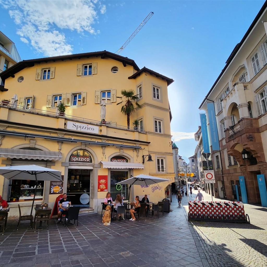 Bar Spizzico und Museum