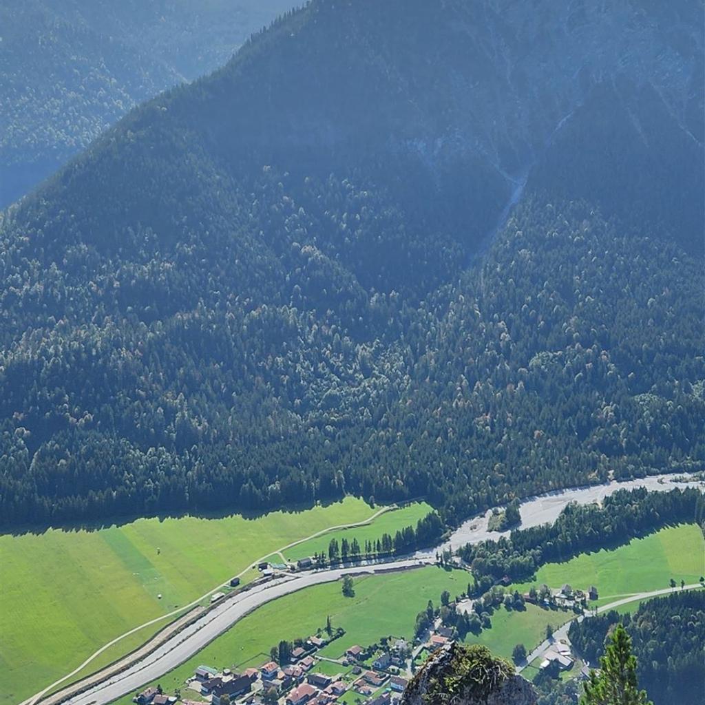 Im Hintergrund die Zugspitze