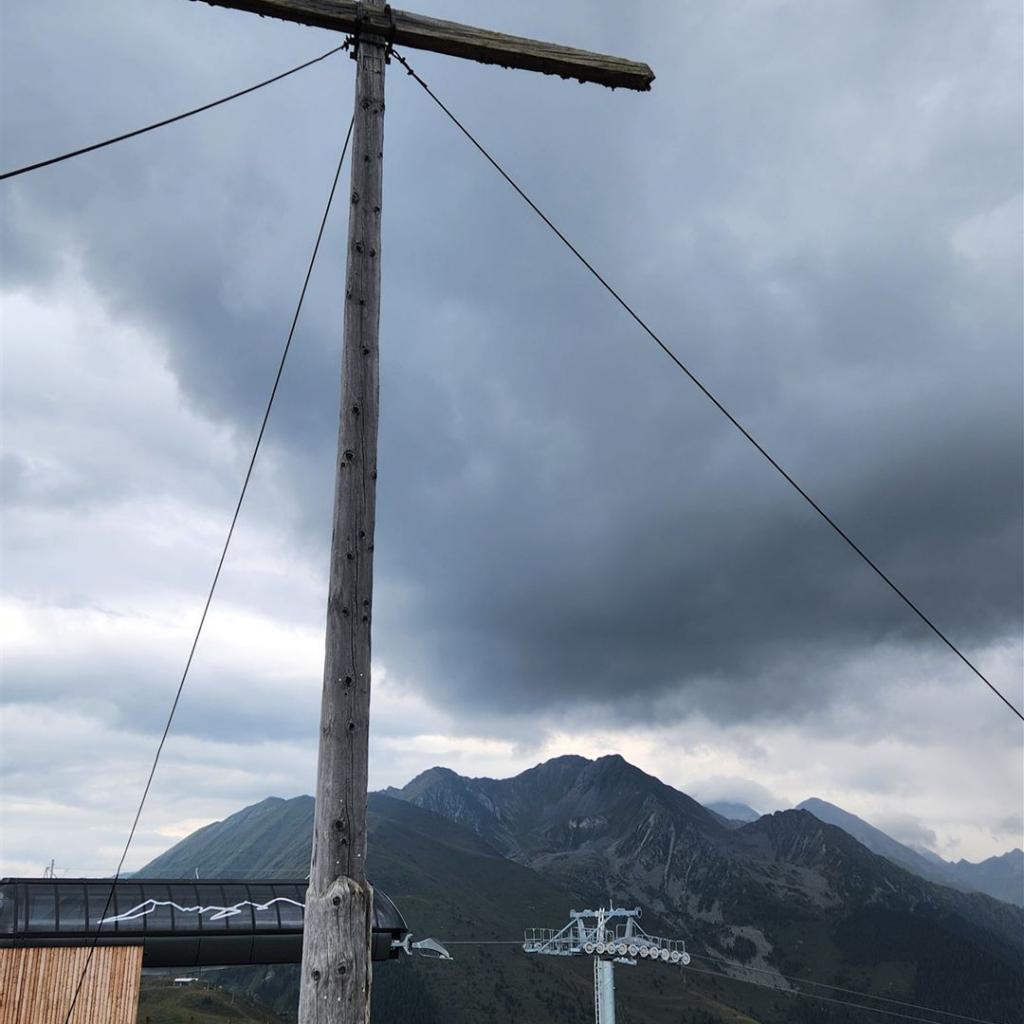 Schmales Gipfelkreuz