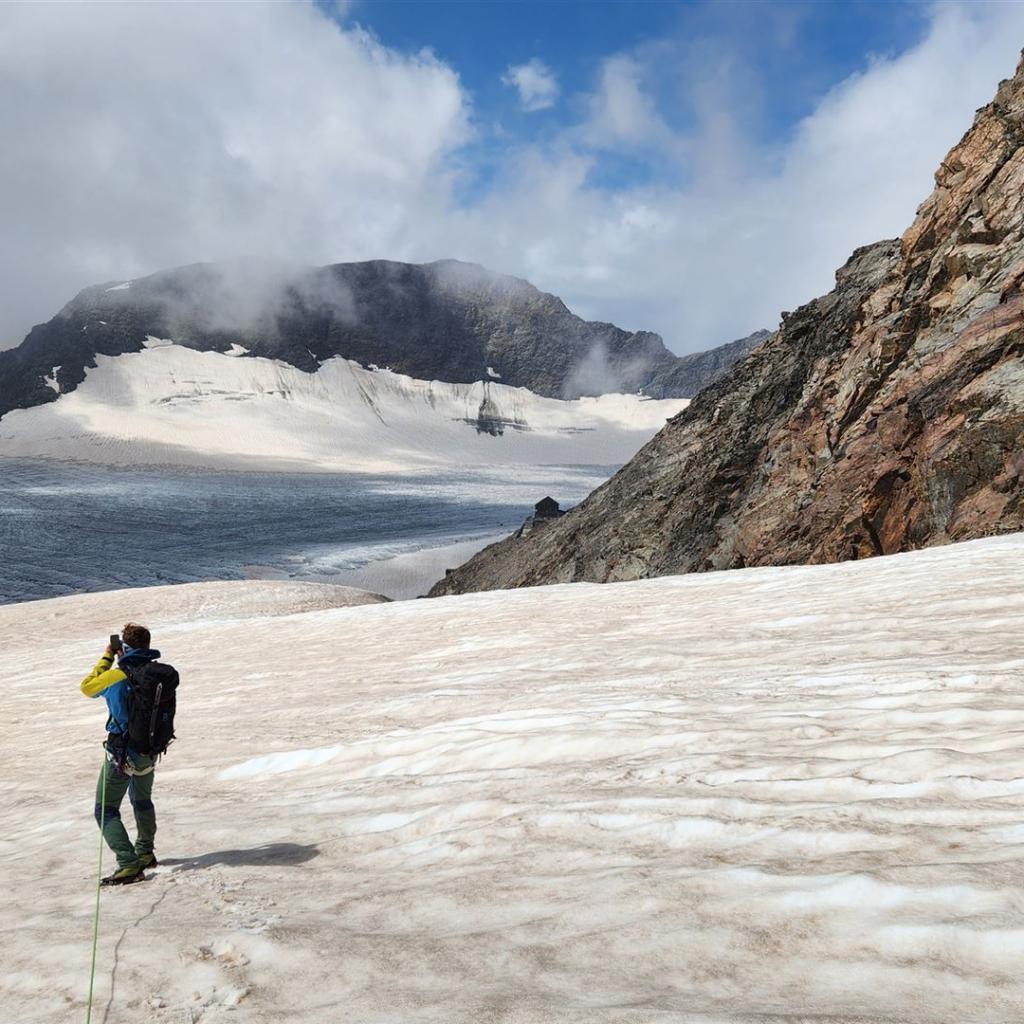 Die Müllerhütte vor der Sonklarspitze