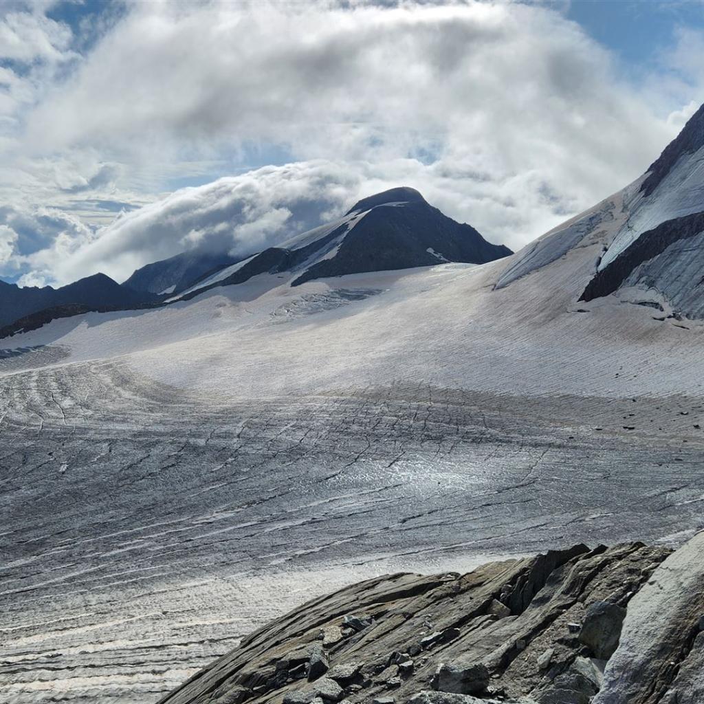 Blick zurück auf den Wilden Pfaff (Bildmitte)