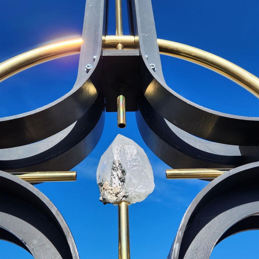 Gipfelkreuz mit Kristall