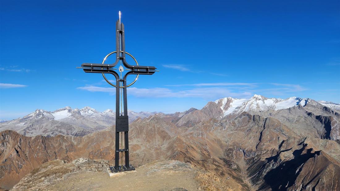 Olperer und Hochfeiler im Hintergrund