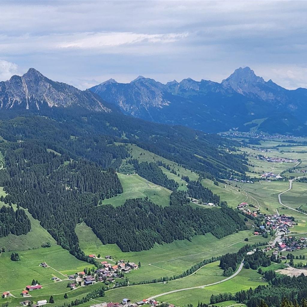 Blick ins Tannheimer Tal und den Einstein