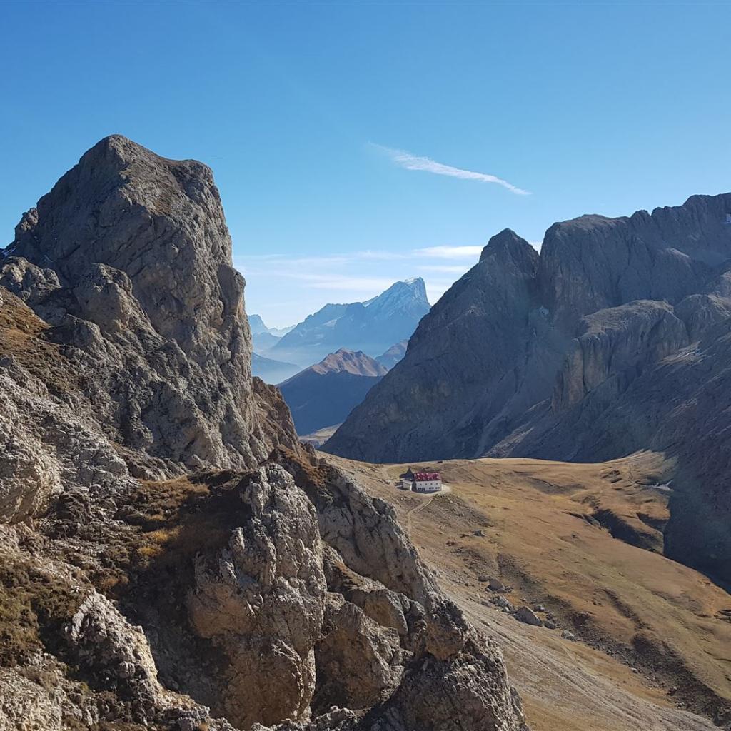 Blick zur Marmolada und Tierser Alpl Hütte mit Molignon