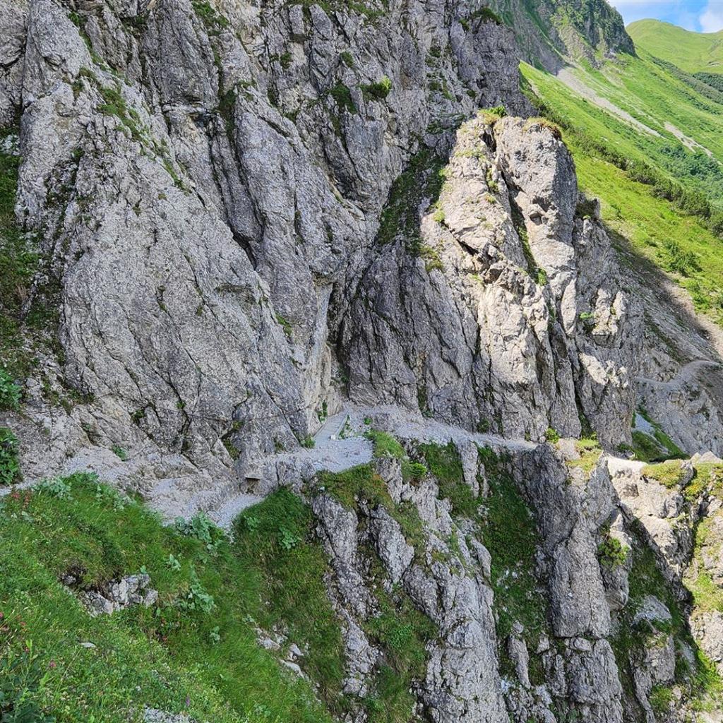Abstieg vom Schrofenpass