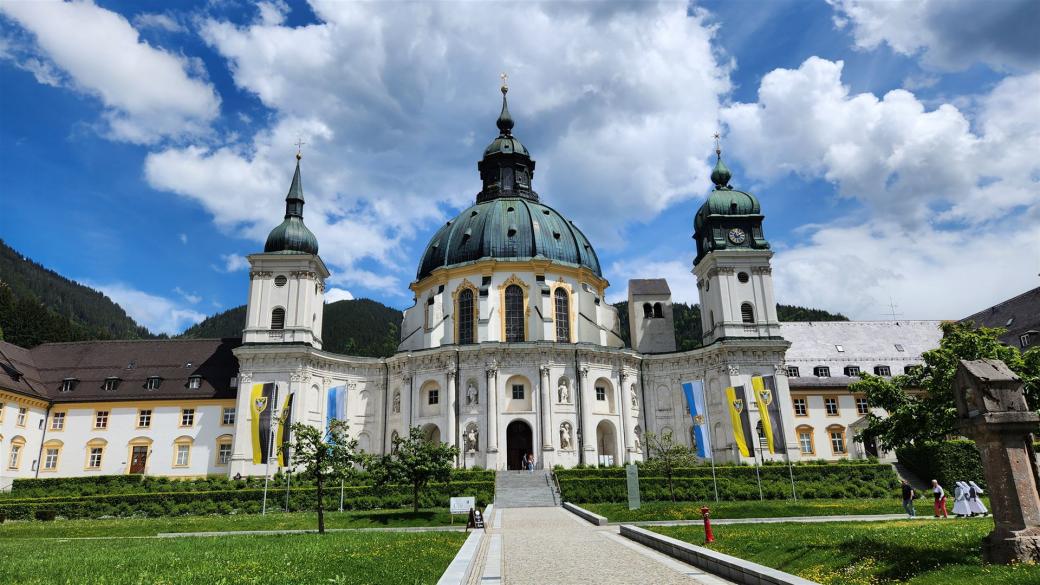 Im Hof des Kloster Ettal