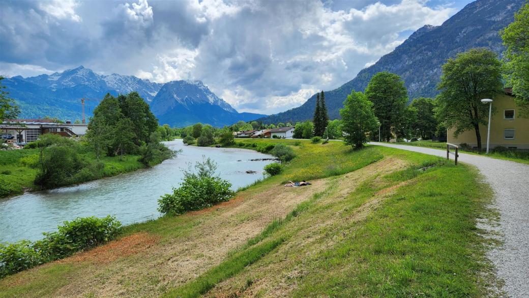 Entlang der Loisach in Burgrain