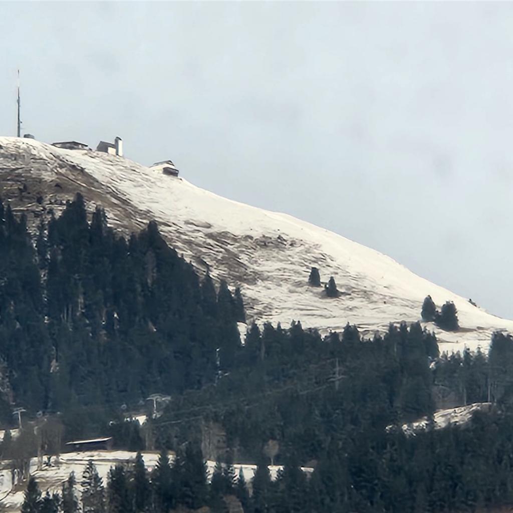 Die schwarze Piste aus dem Zugfenster