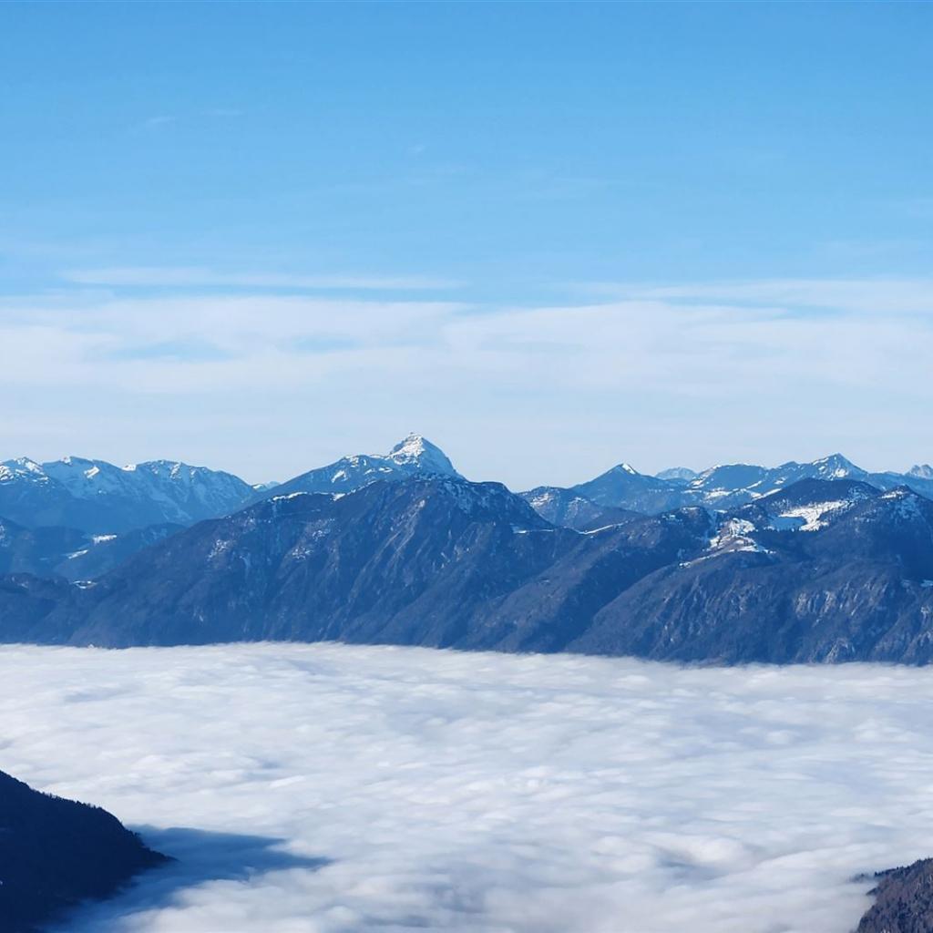 Der Guffert hinter dem Nebelmeer