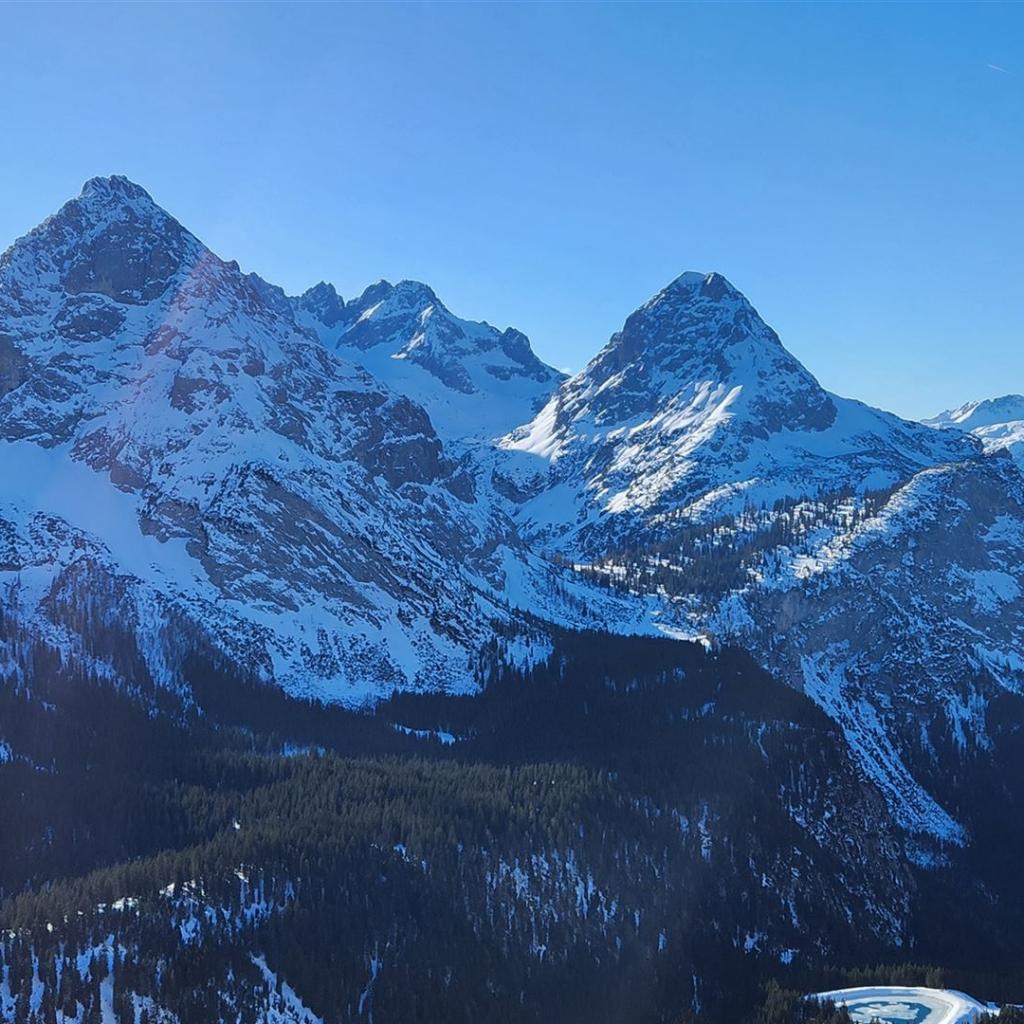Vorderer Tajakopf und Ehrwalder Sonnenspitze