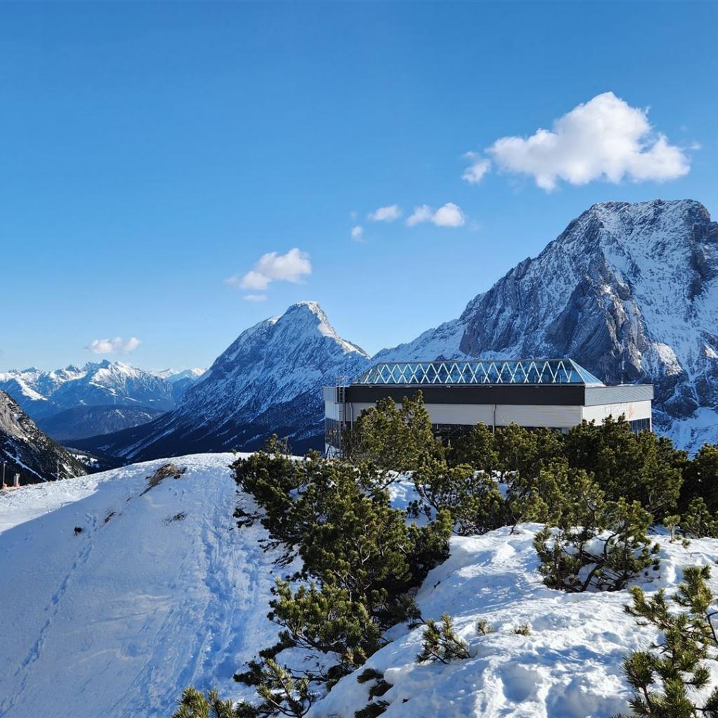Blick vom Gipfel nach Osten