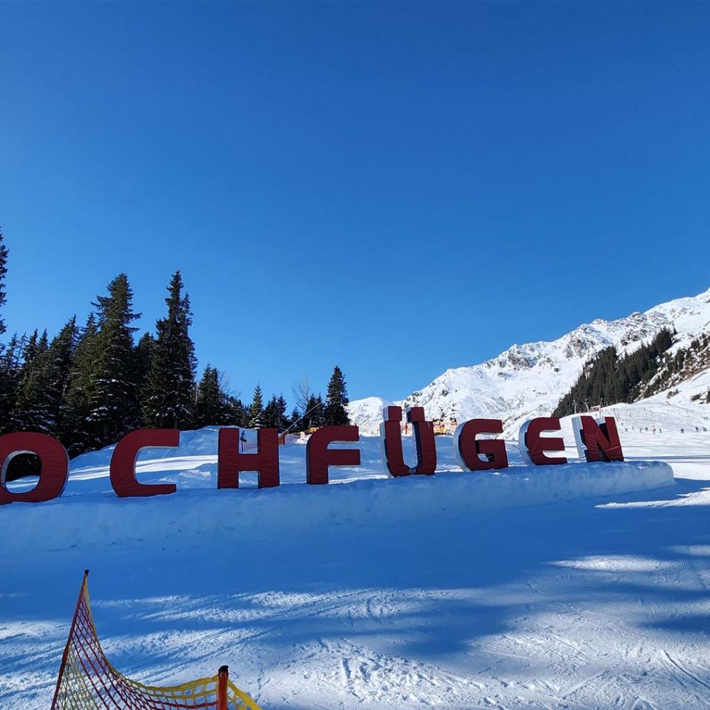Hochfügen-Buchstaben im Skigebiet