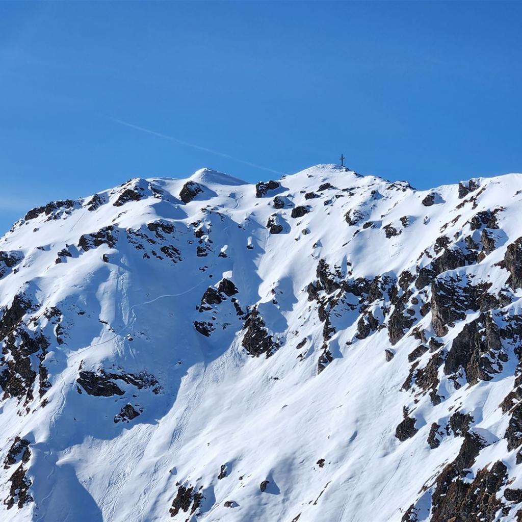 Gegenüber der Gilfert