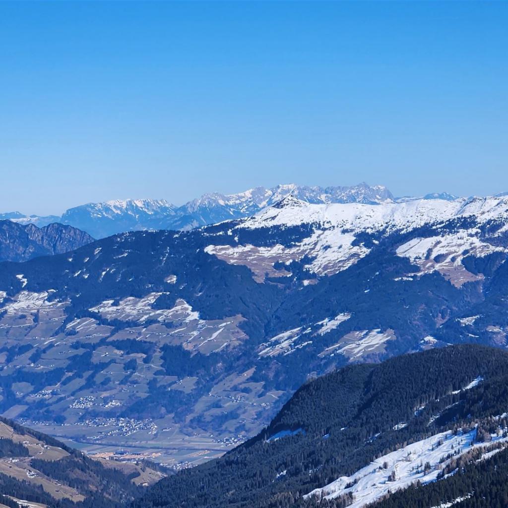 In der Ferne der Wilde Kaiser