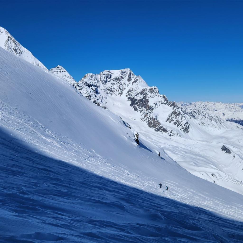 Die Königsspitze spitzt heraus