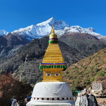 Stupa (von Namche Bazaar zur Laudo Gompa)