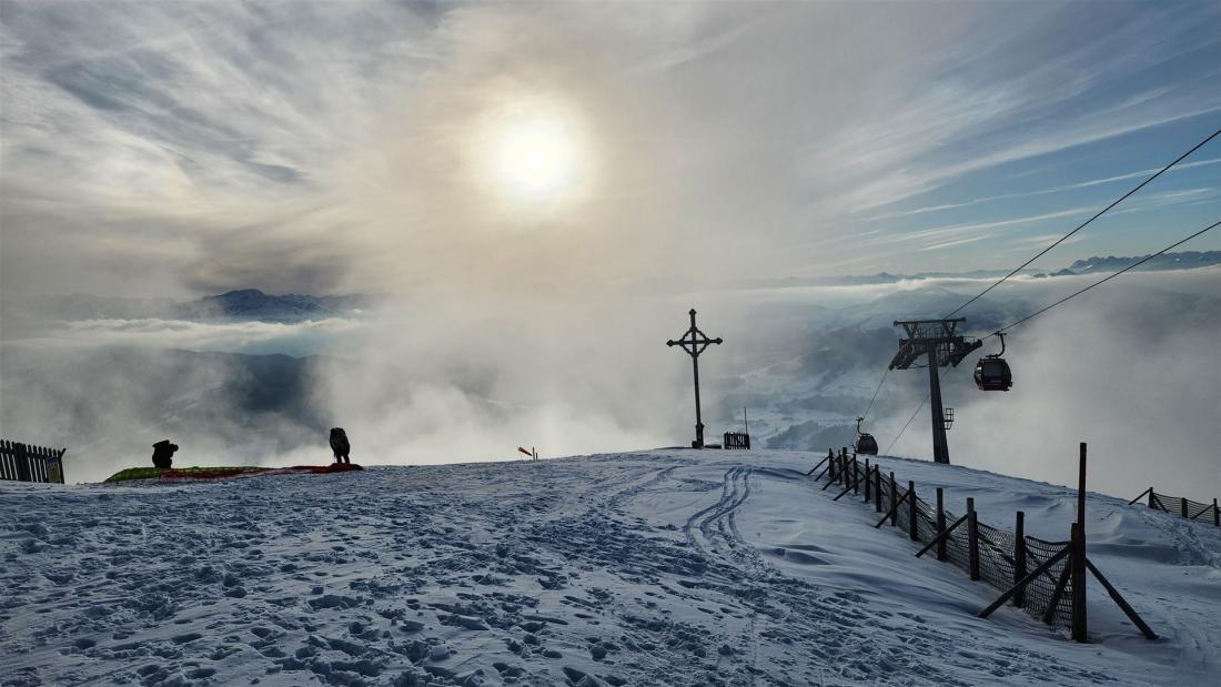 Das Gipfelkreuz etwas unterhalb