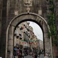 Die Porta Nolana, Eingangstor zur Altstadt